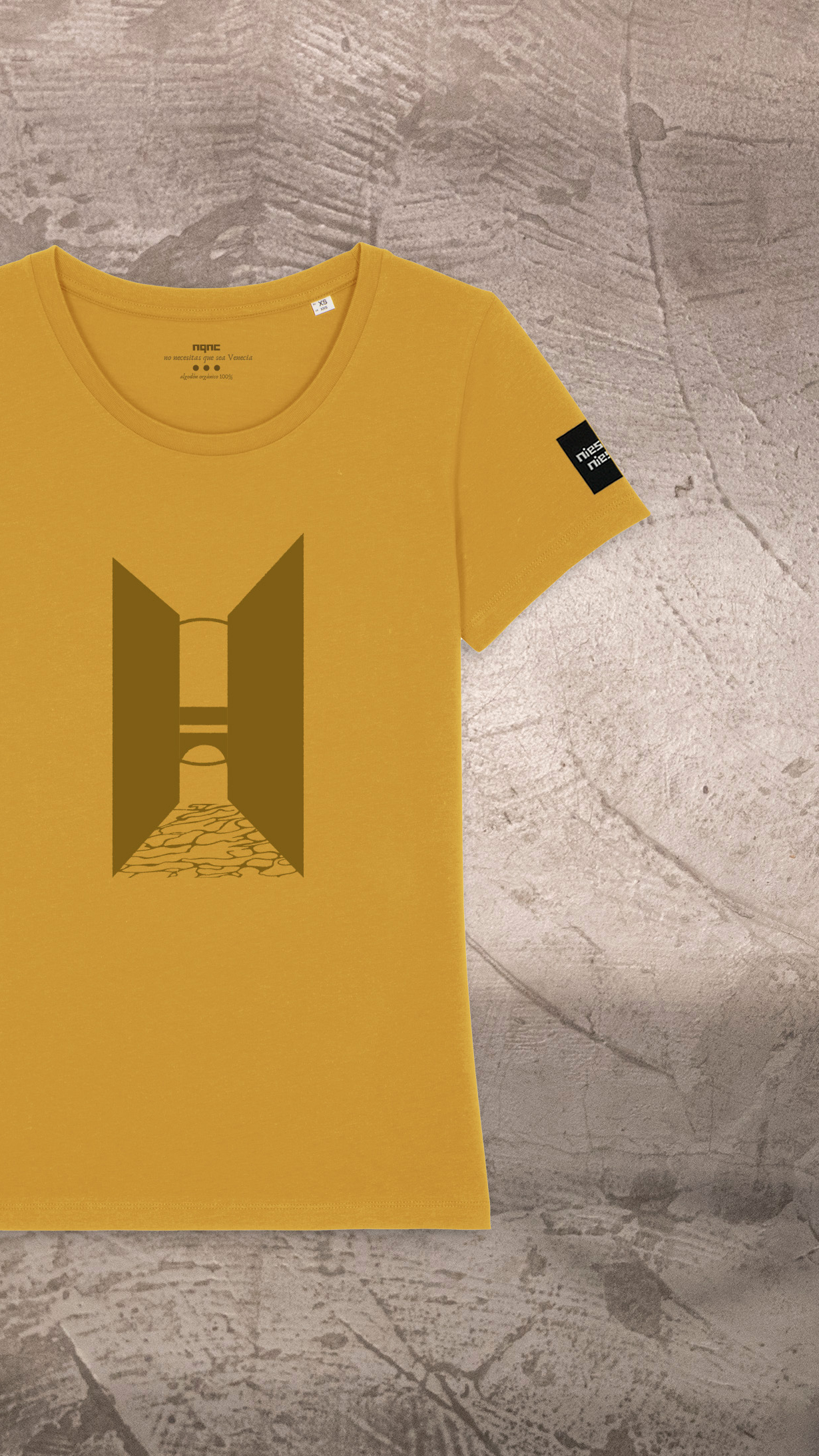 CAMISETA CHICA OCRE CORBU RECORTADA